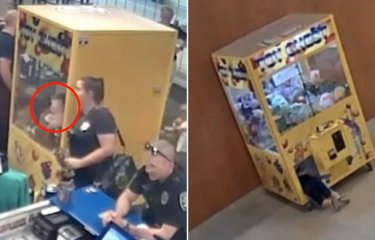 Мальчик пытался добыть игрушку, но застрял в игровом автомате (7 фото + 1 видео) Мальчик пытался добыть игрушку, но застрял в игровом автомате (7 фото + 1 видео)