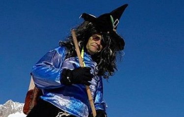 Ведьмы на лыжах (5 фото) Ведьмы на лыжах (5 фото)