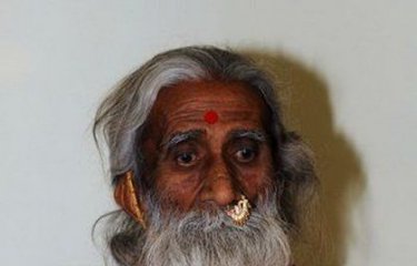 Индийский йог 70 лет живет без воды и пищи (7 фото + текст) Индийский йог 70 лет живет без воды и пищи (7 фото + текст)