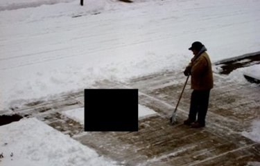Добрый дядя-дворник (5 фото) Добрый дядя-дворник (5 фото)