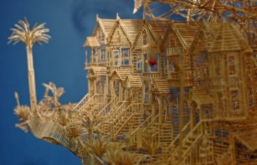 Чудо-скульптура из 100 000 зубачисток (25 фото + видео) Чудо-скульптура из 100 000 зубачисток (25 фото + видео)