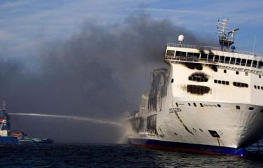 Пожар на пароме в Балтийском море (8 фото) Пожар на пароме в Балтийском море (8 фото)